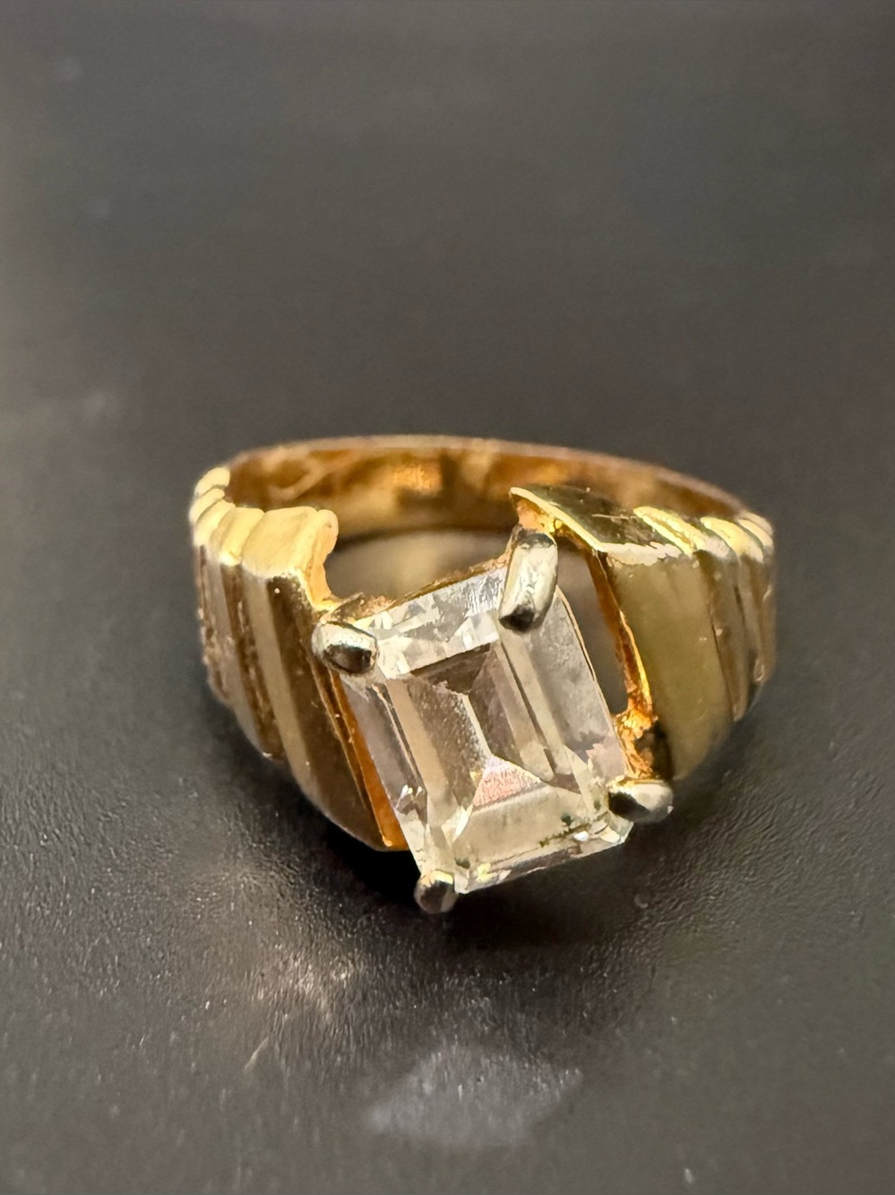 Vintage Gold-tone Emerald Cut Clear Rhinestone Ribbed Band Ring Size 7